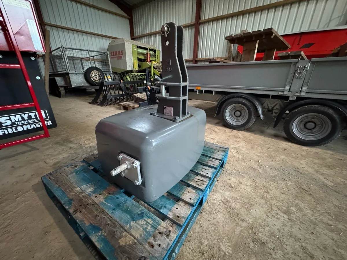 600kg AGCO Weight Block - Image 2