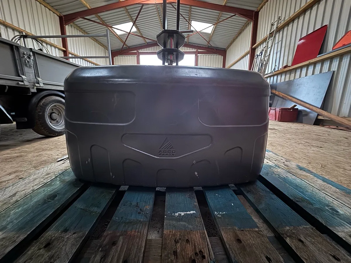 600kg AGCO Weight Block - Image 4