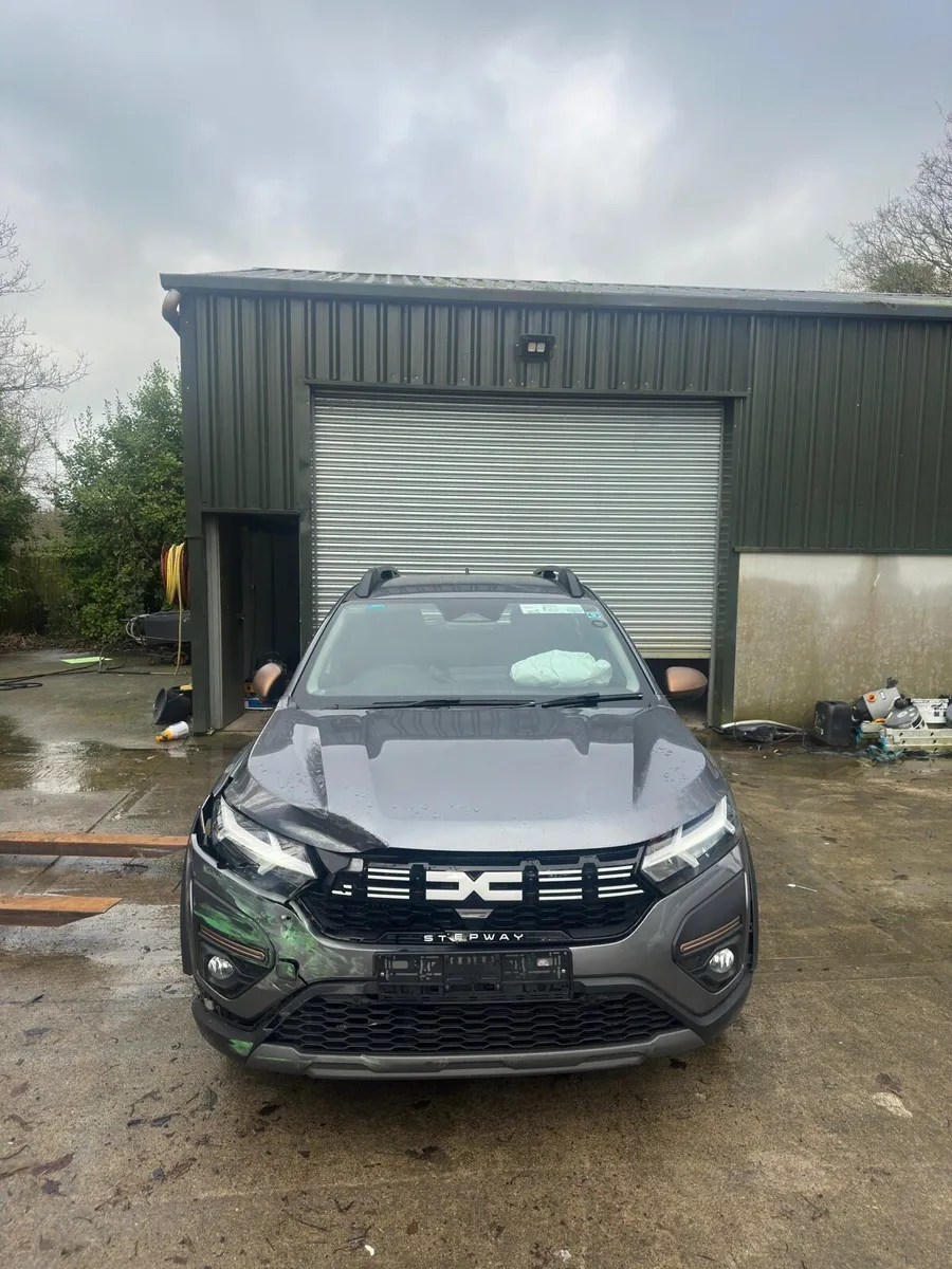 2025 Dacia Sandero Stepway - Image 2