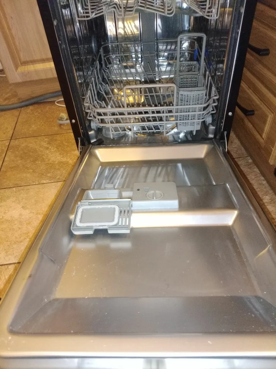 Dishwasher - Image 4