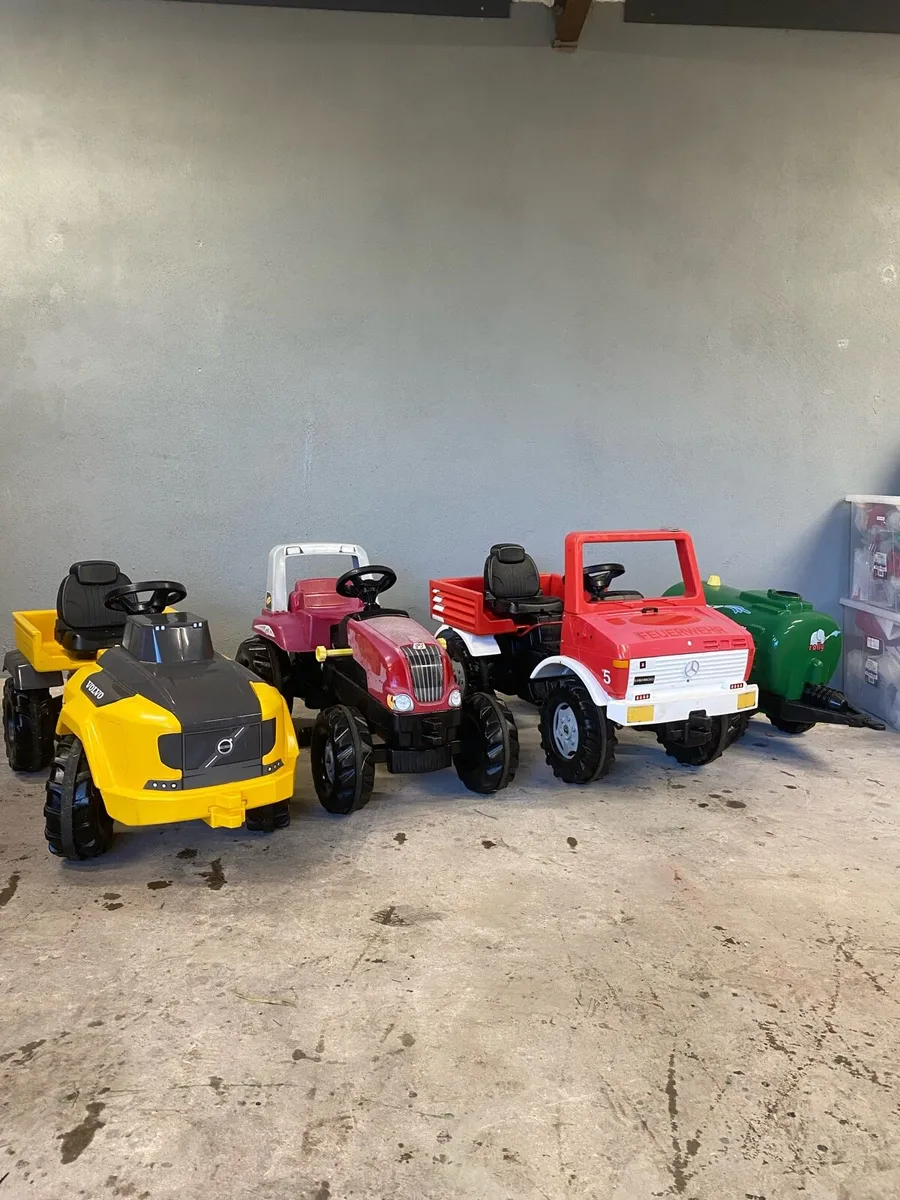 Ride-on pedal machines - Image 1