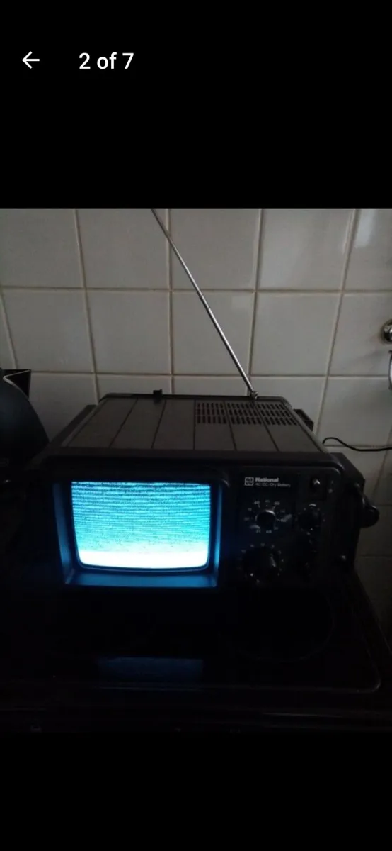 Vintage Portable TV Mains/Battery - Image 2