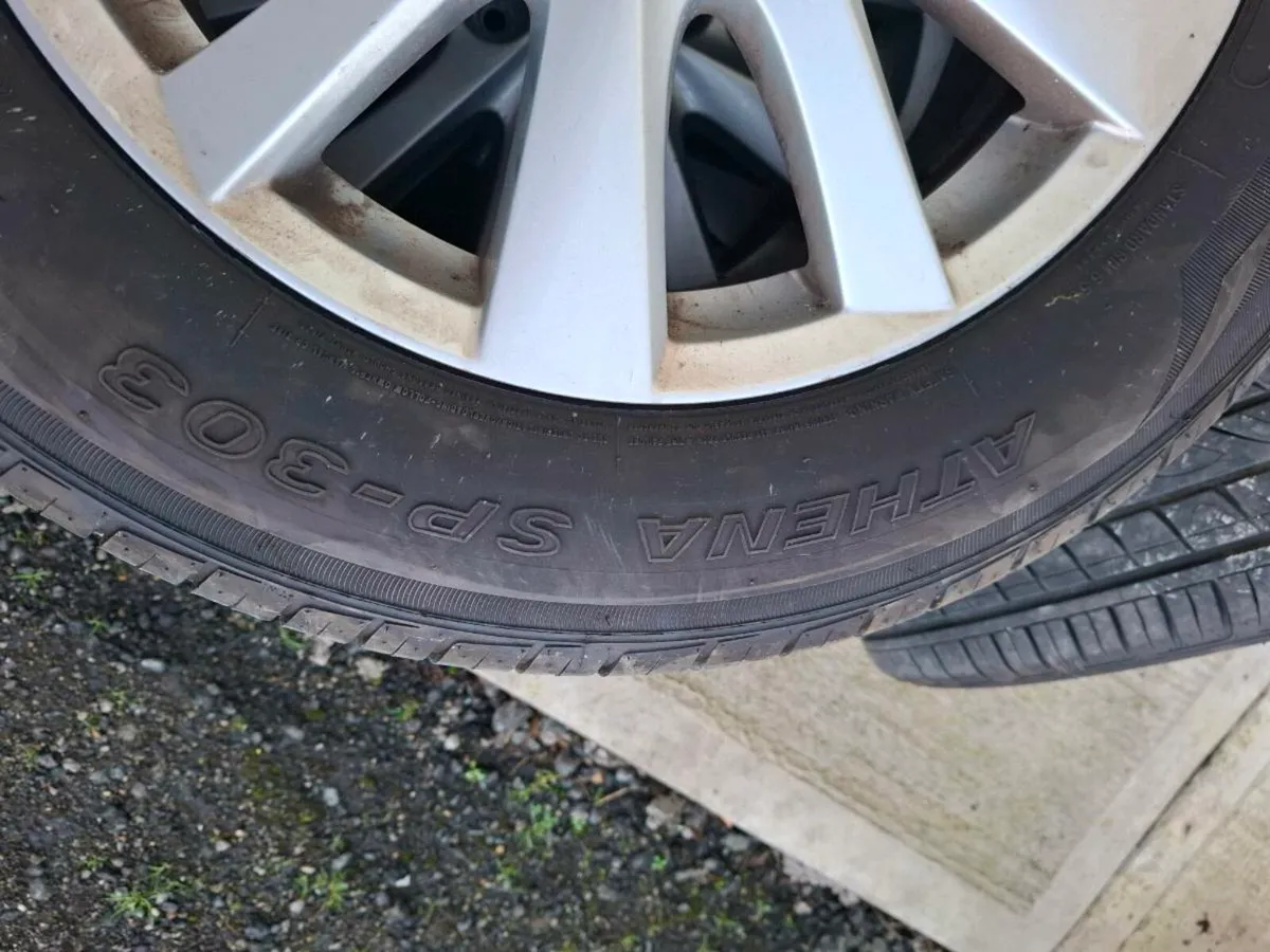 4 tyres & alloys 225/65R 17 - Image 4