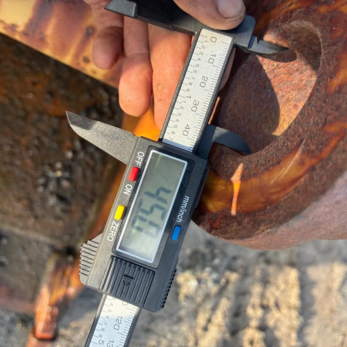 2ft digging Bucket for 6/8 ton - Image 2