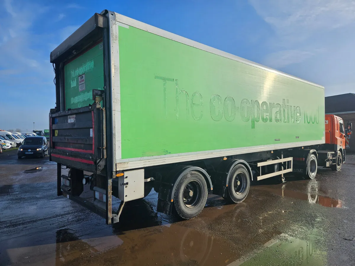 2015 Gray&Adams fridge trailer rear steer - Image 2