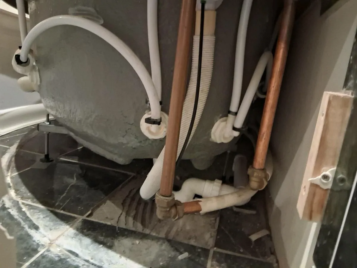 Jacuzzi Bath - Image 2