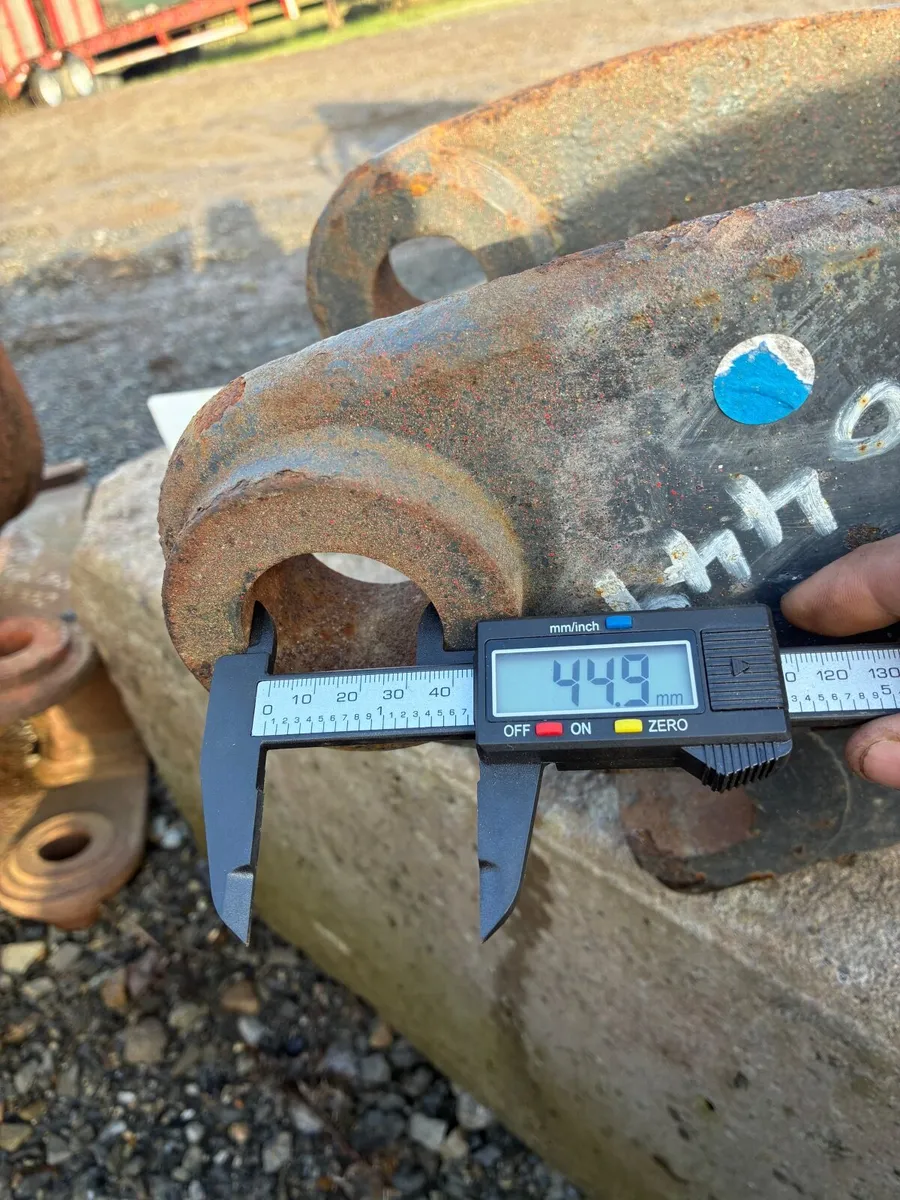 Quick hitches for 6/8 ton - Image 2