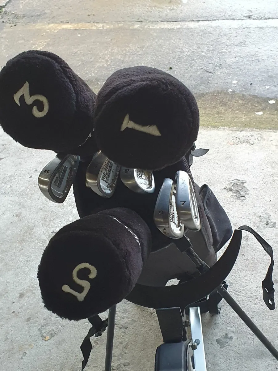 Golf clubs set & cart - Image 1