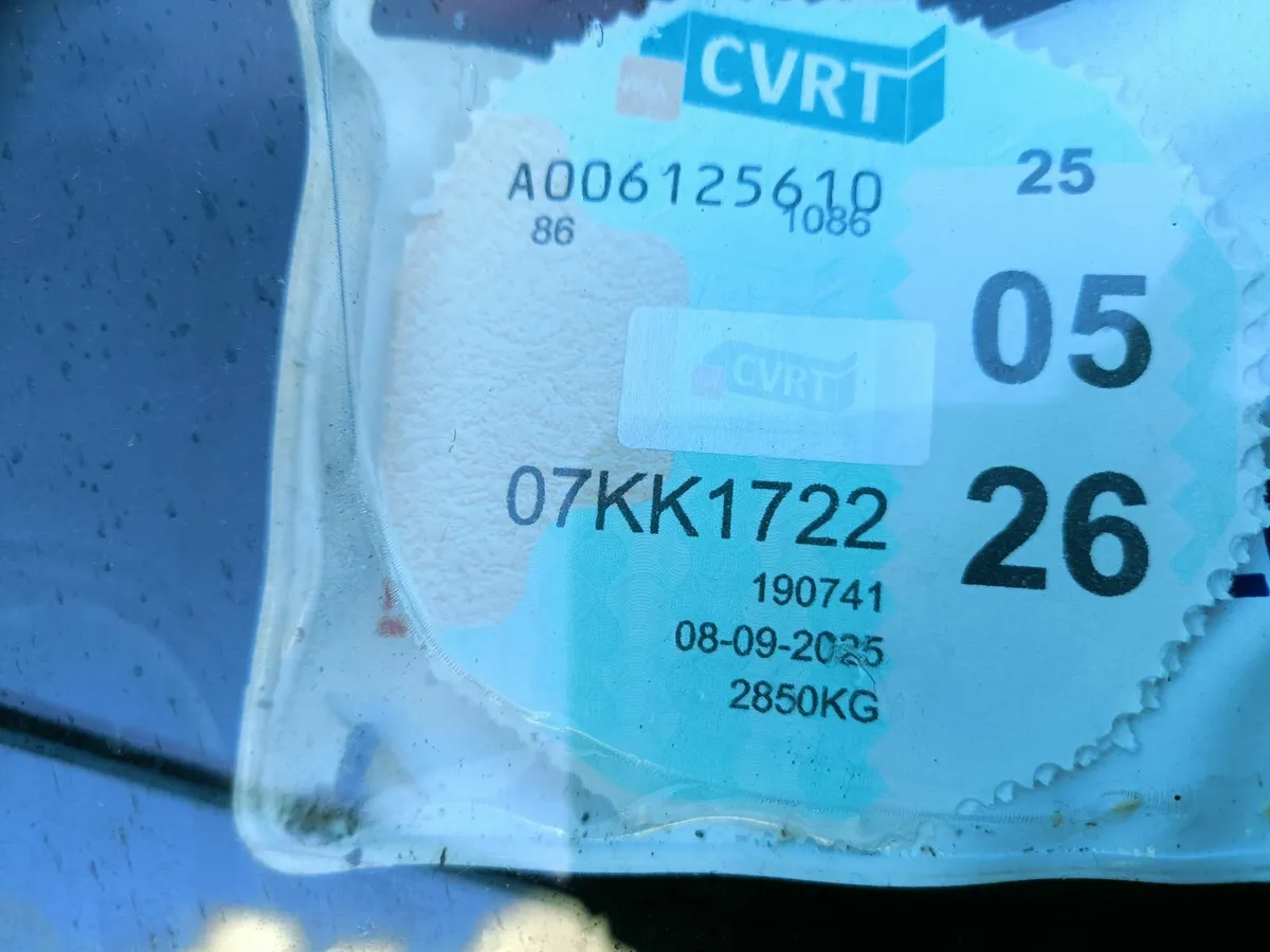 Toyota Land Cruiser 2007 manual crewcab - Image 3