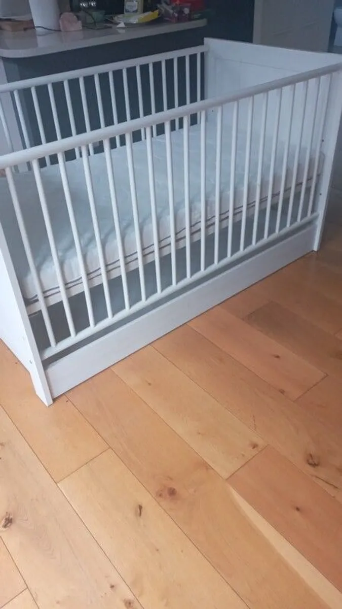 Baby cot - Image 3