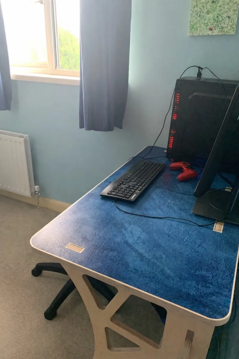 Home  desk - easy to store away - Image 1