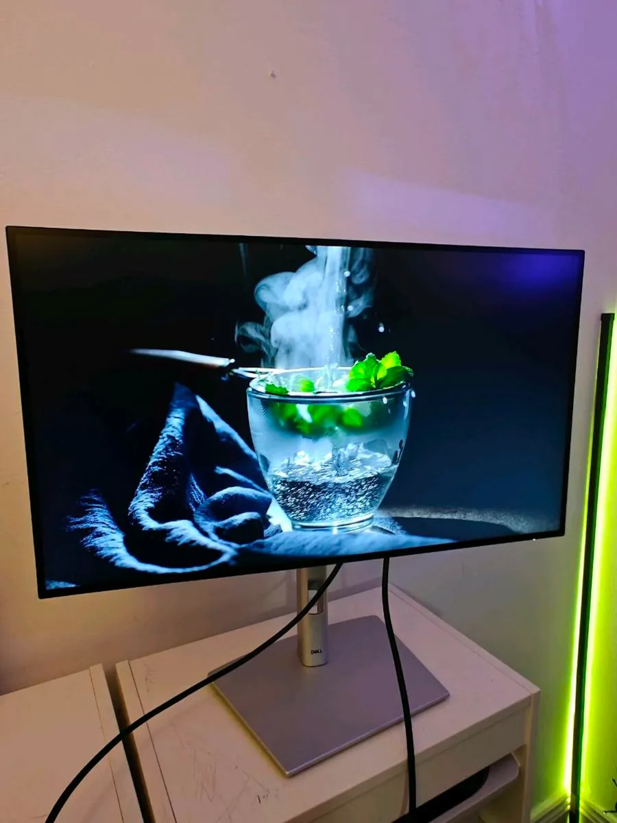 Dell U2722d  27” QHD Monitor - Image 1