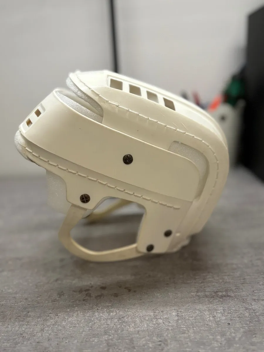 Canadien white oldstyle helmet (cooper) - Image 3