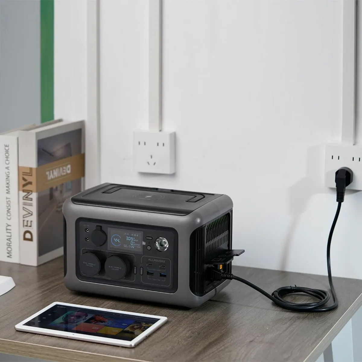 NEW 700/600W 504Wh Portable power station(s) - Image 3