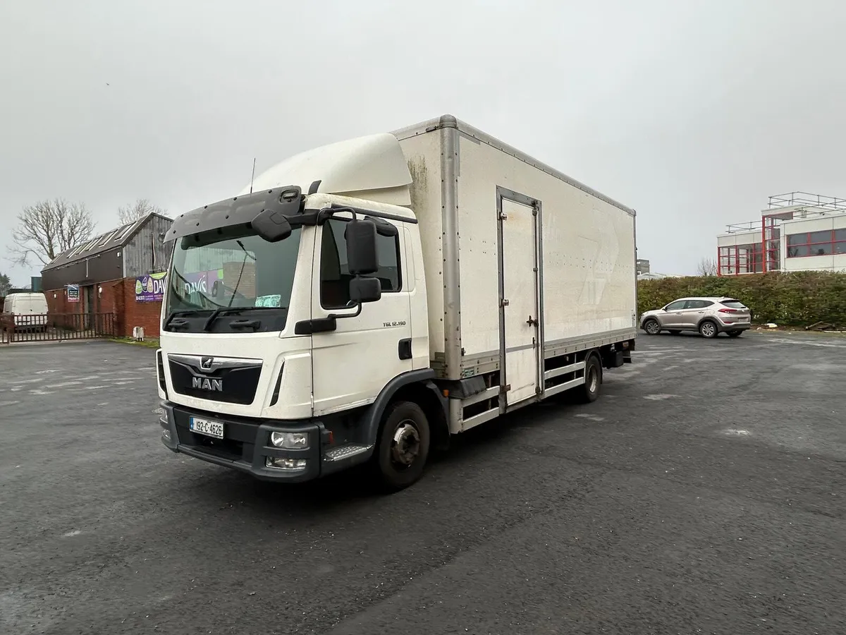 Man  T G L 12 ton - Image 1