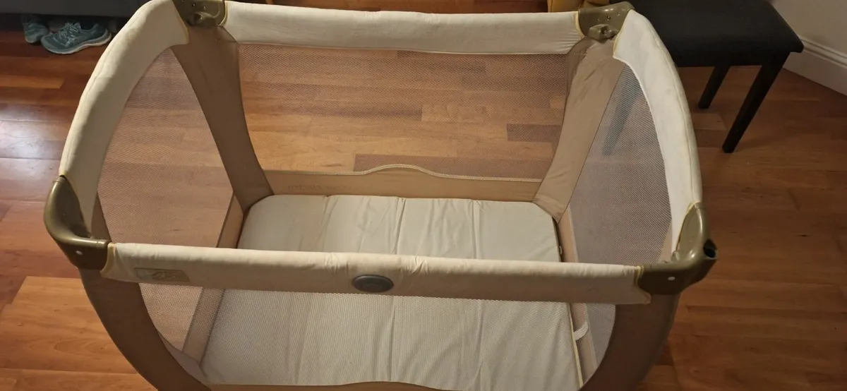 Travel cot - Image 2