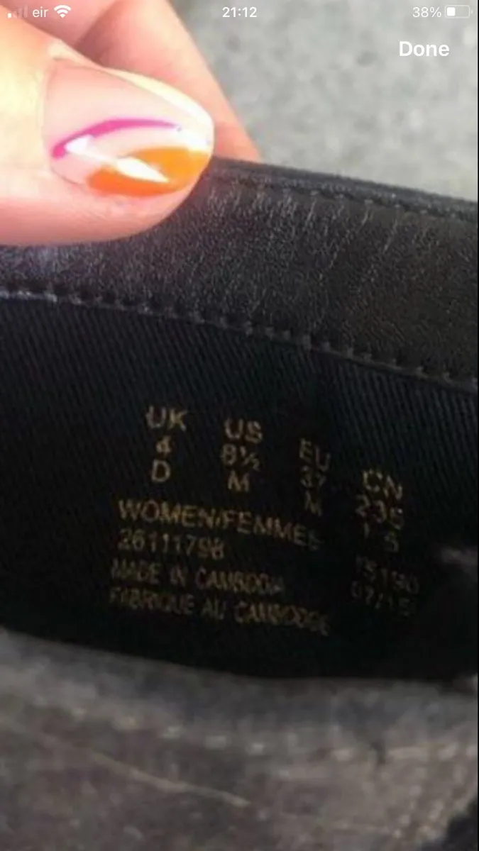 Ladies Clark boots size 4 €10 - Image 4