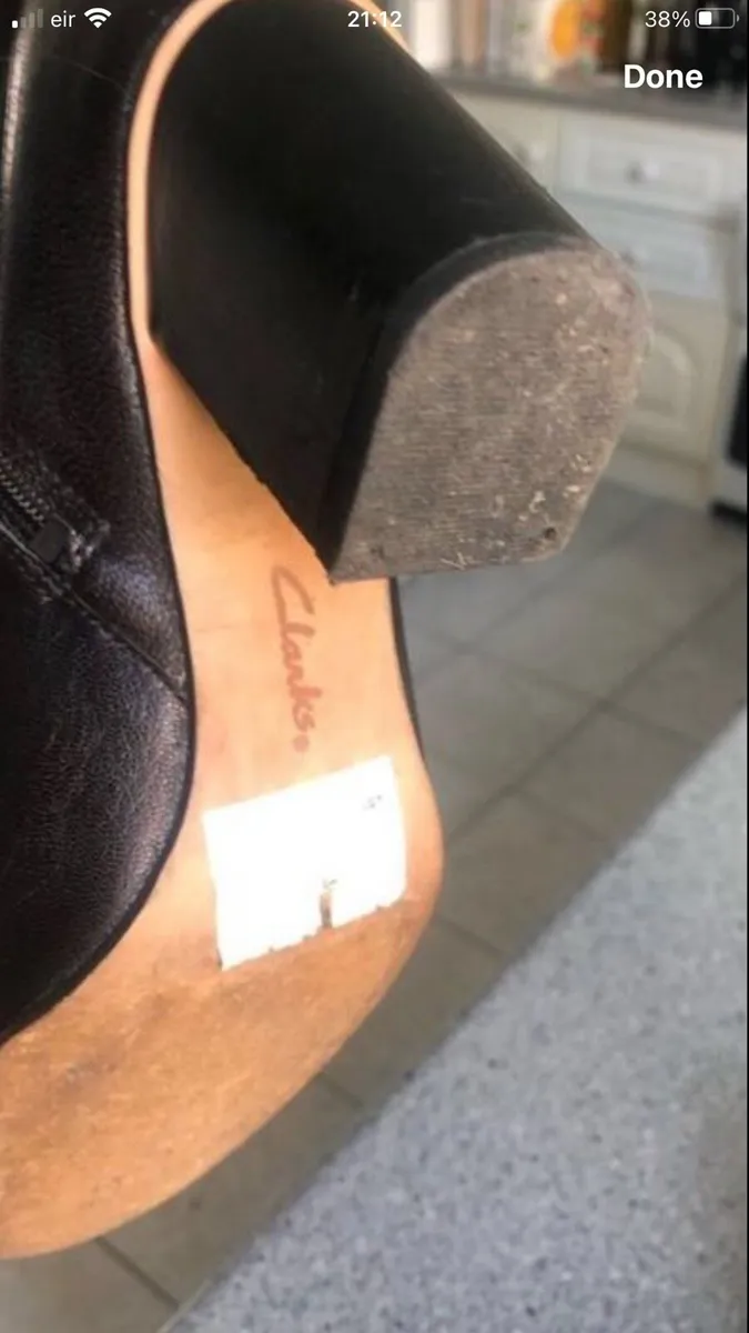 Ladies Clark boots size 4 €10 - Image 3