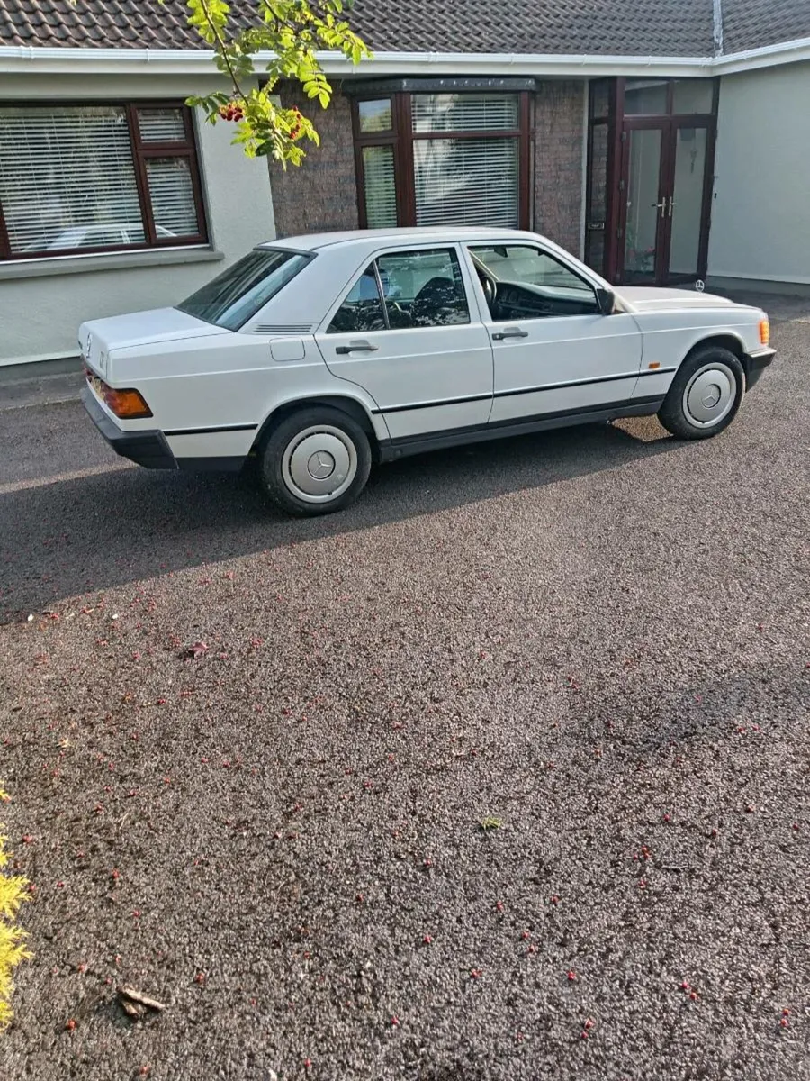 Mercedes 190e LHD - Image 4
