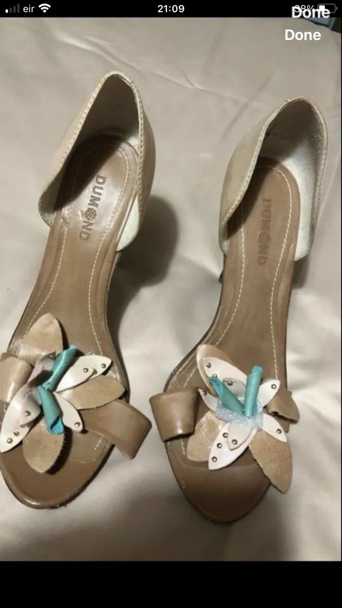 Ladies leather shoes size 7 €20 - Image 1