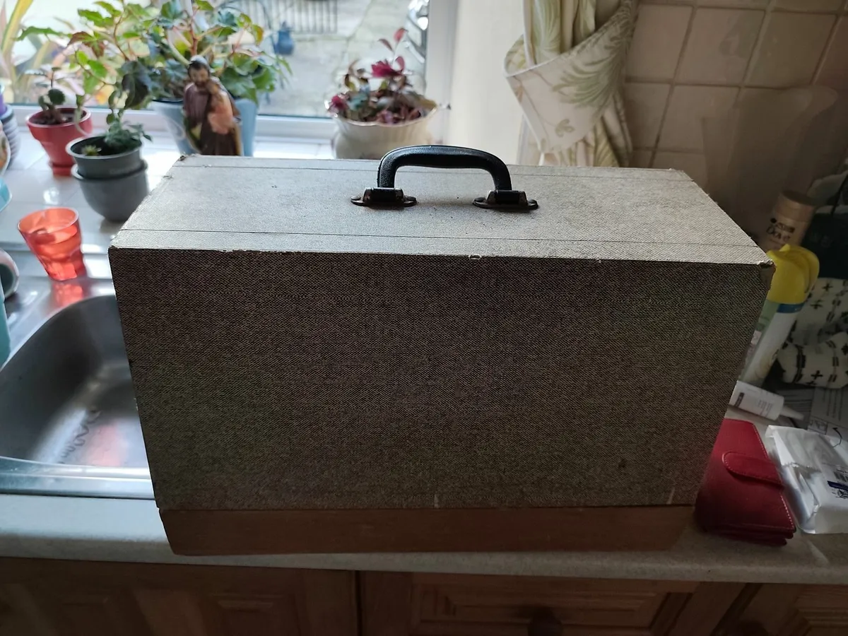 Vintage Sewing Machine - Image 3