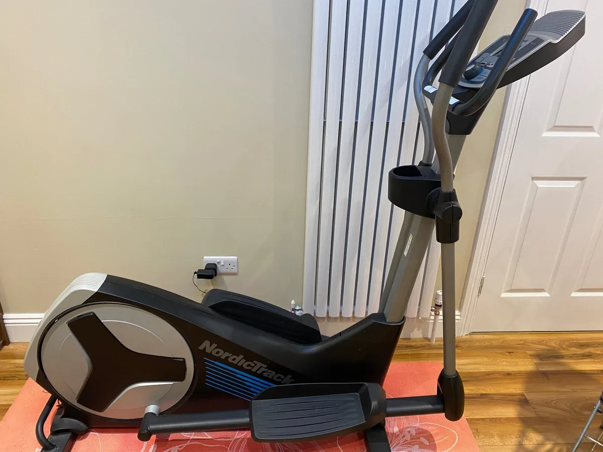 Cross trainer - Image 1