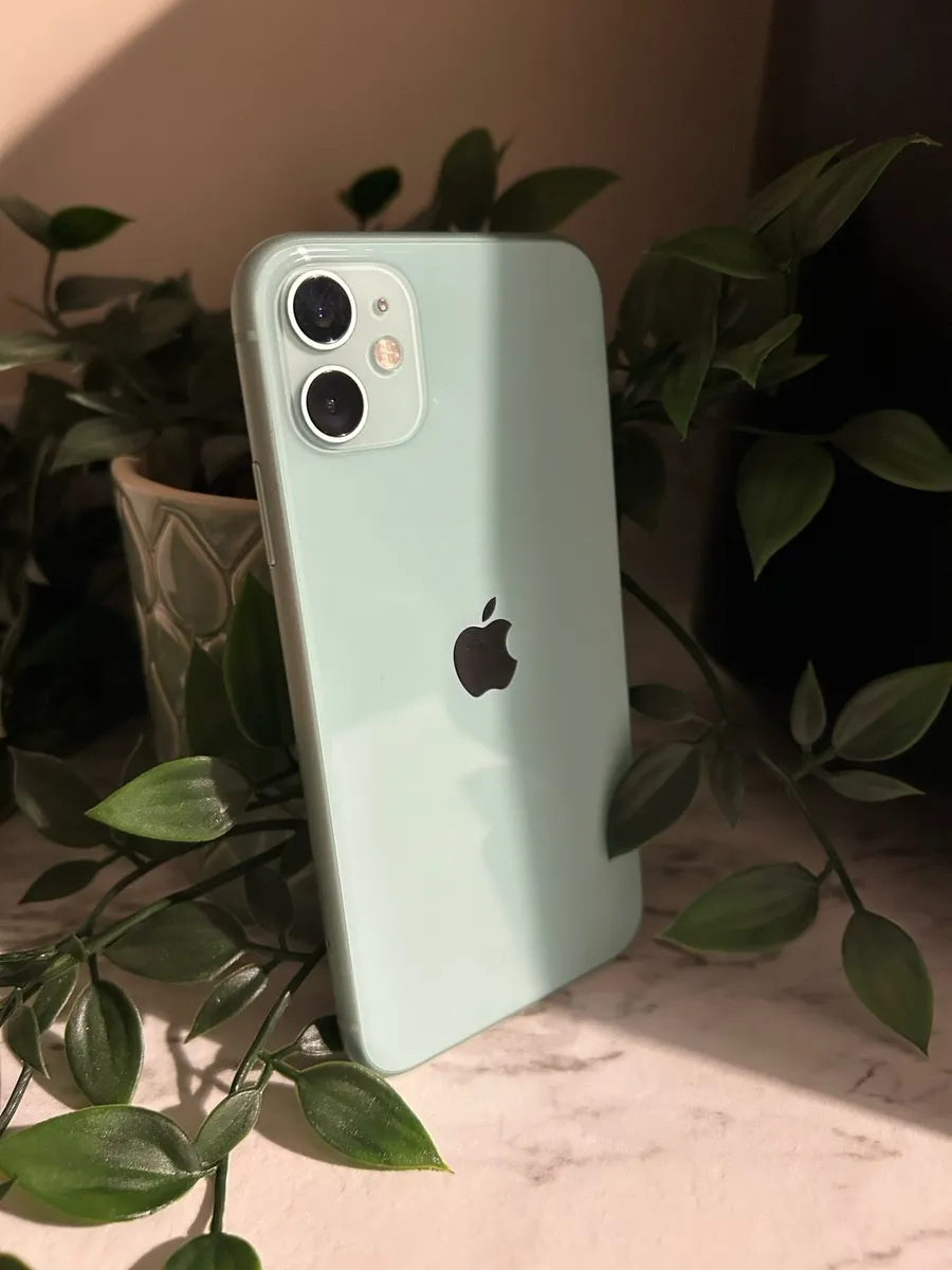 iPhone 11 64GB - Image 1