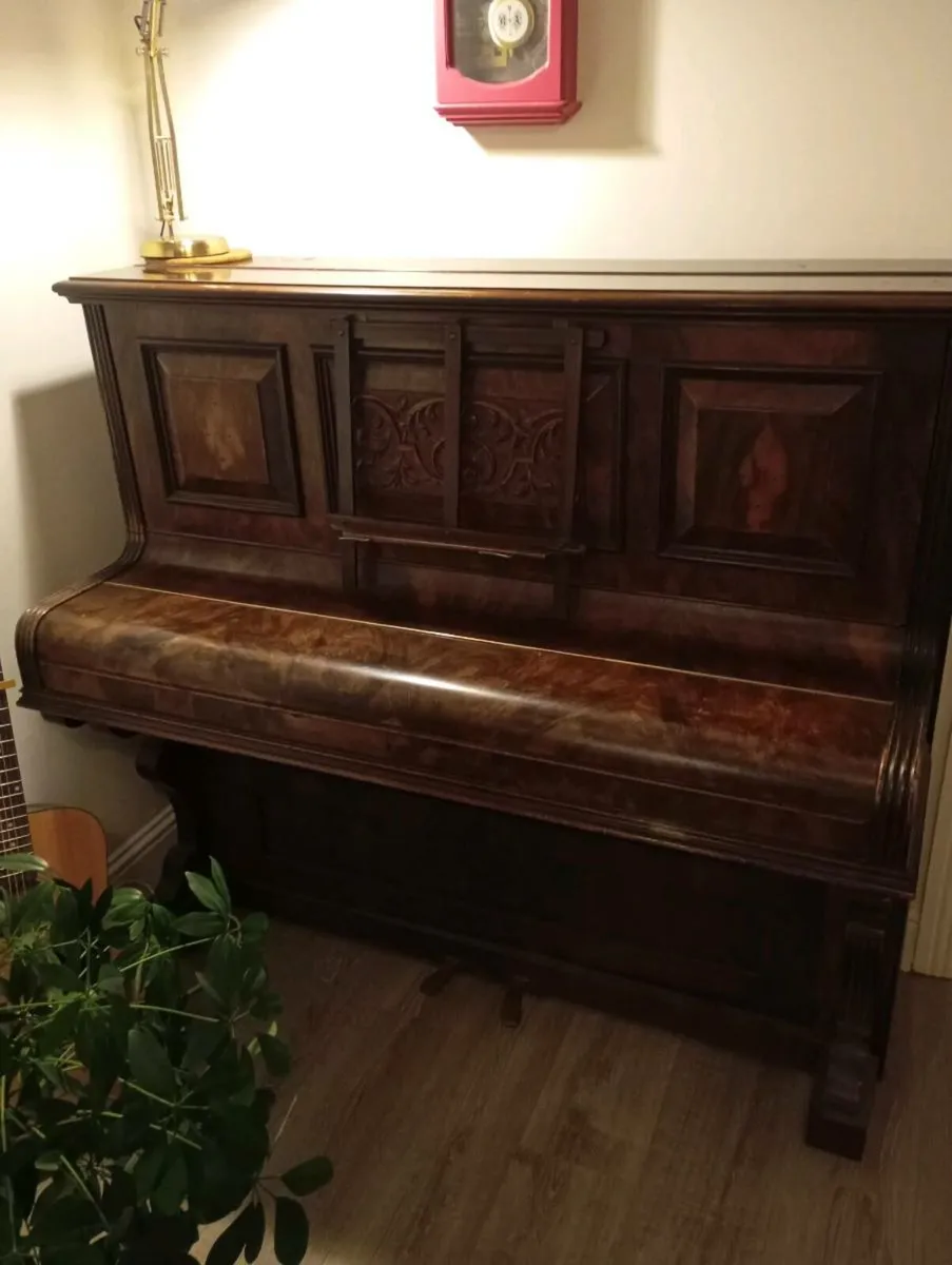 Upright Piano - Image 1