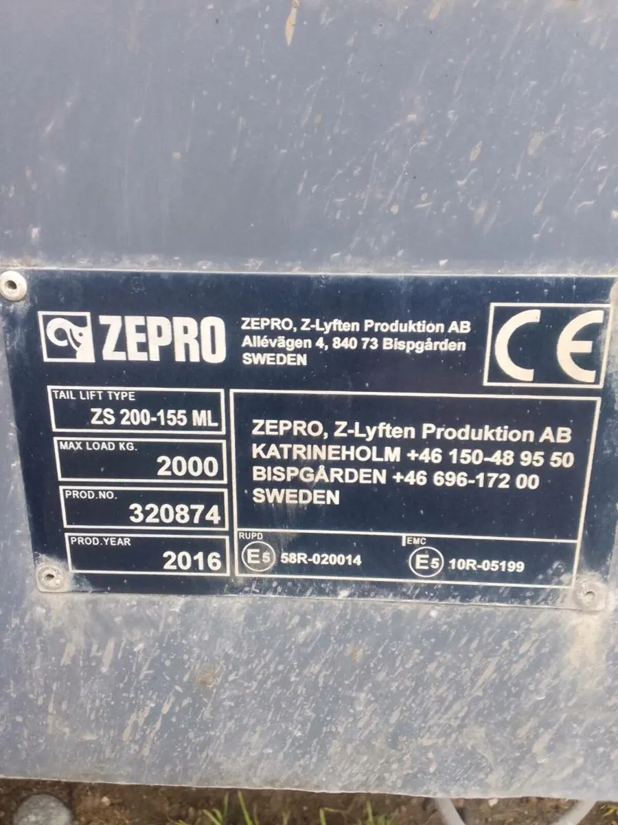 Zepro tail lift. Curtain sider - Image 3