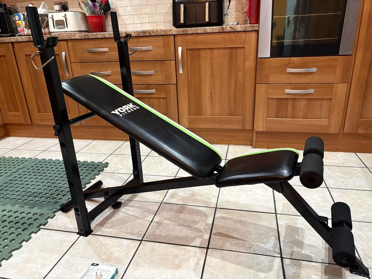 LOVELY GYM WEIGHTLIFTING SET UP + BOX BAG ETC!!! - Image 3