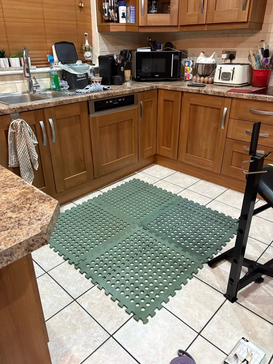 LOVELY GYM WEIGHTLIFTING SET UP + BOX BAG ETC!!! - Image 4