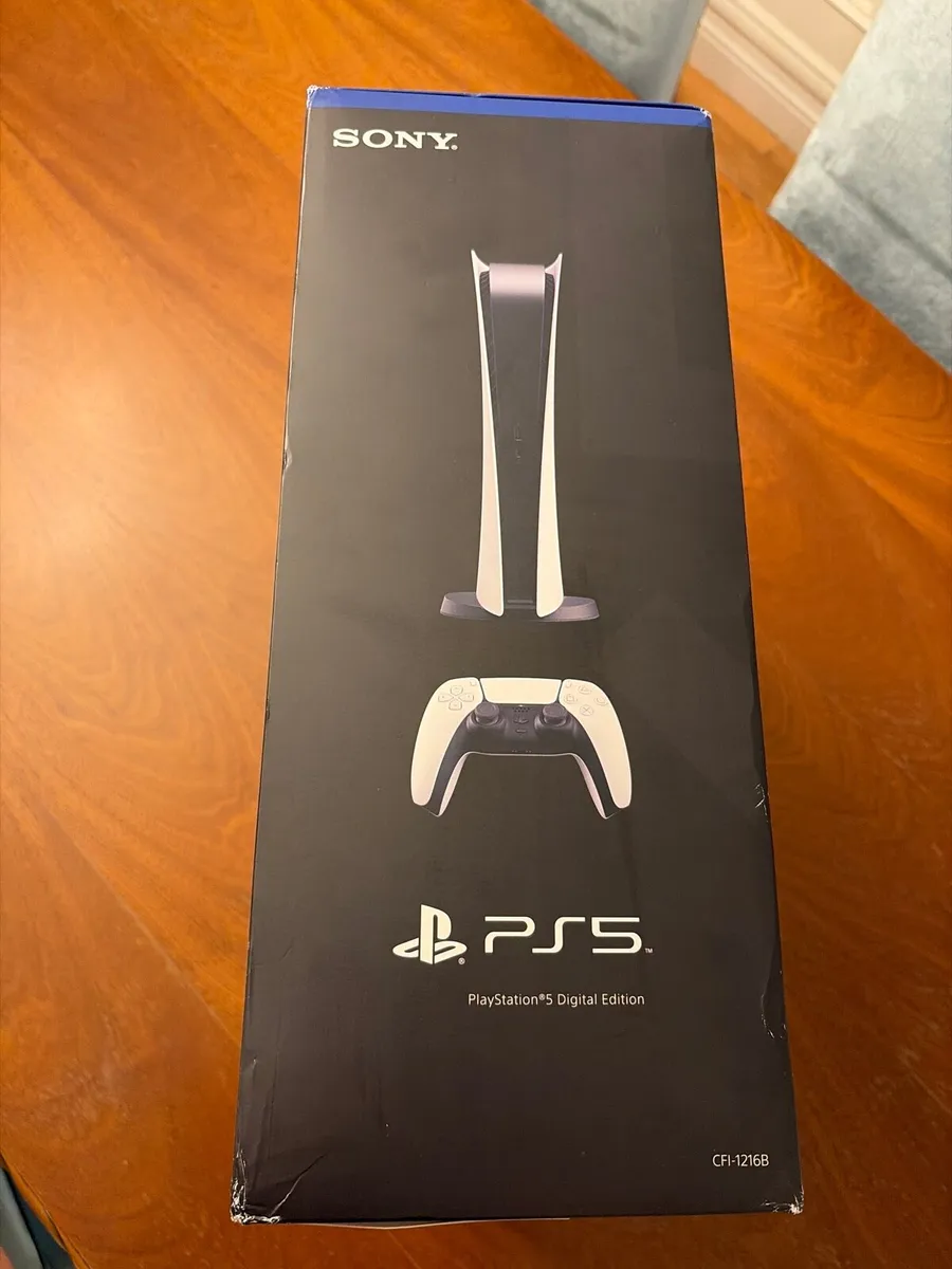 PS5 Digital edition disc free (with controller) - Image 3