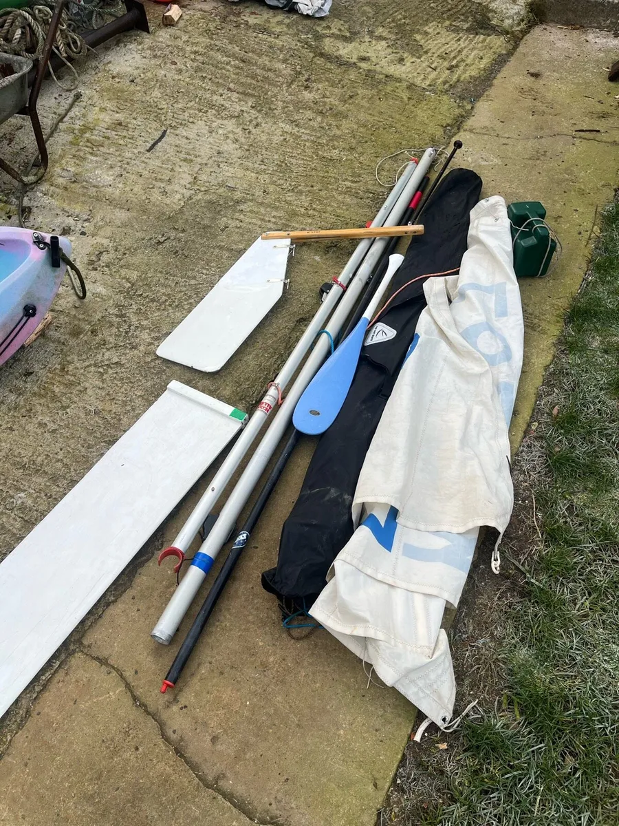 Optimist sailing dinghy boat - Image 4