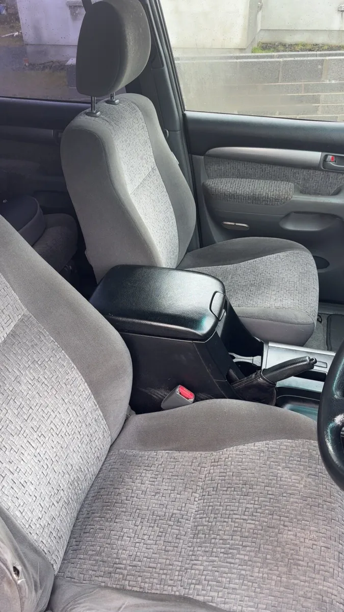 Toyota Landcruiser - Image 4