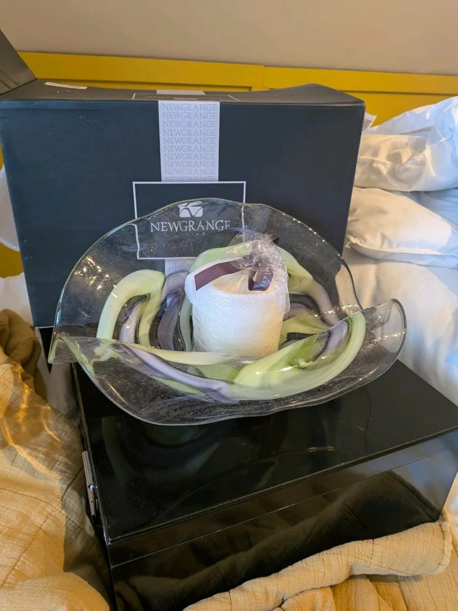 Newgrange Glass Bowl and Candle - Image 2