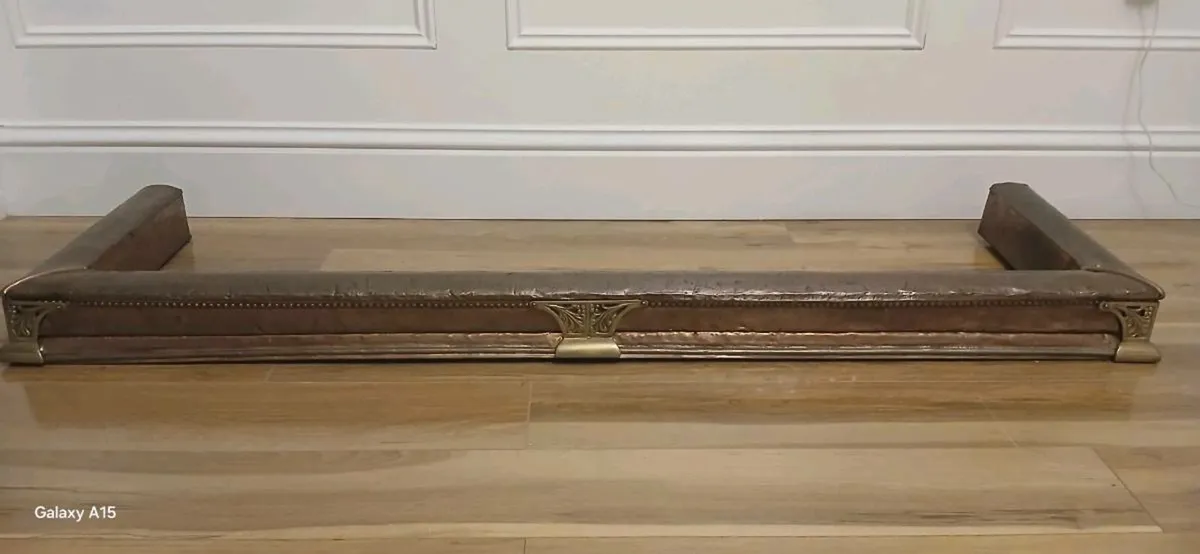 Antique fender - Image 4