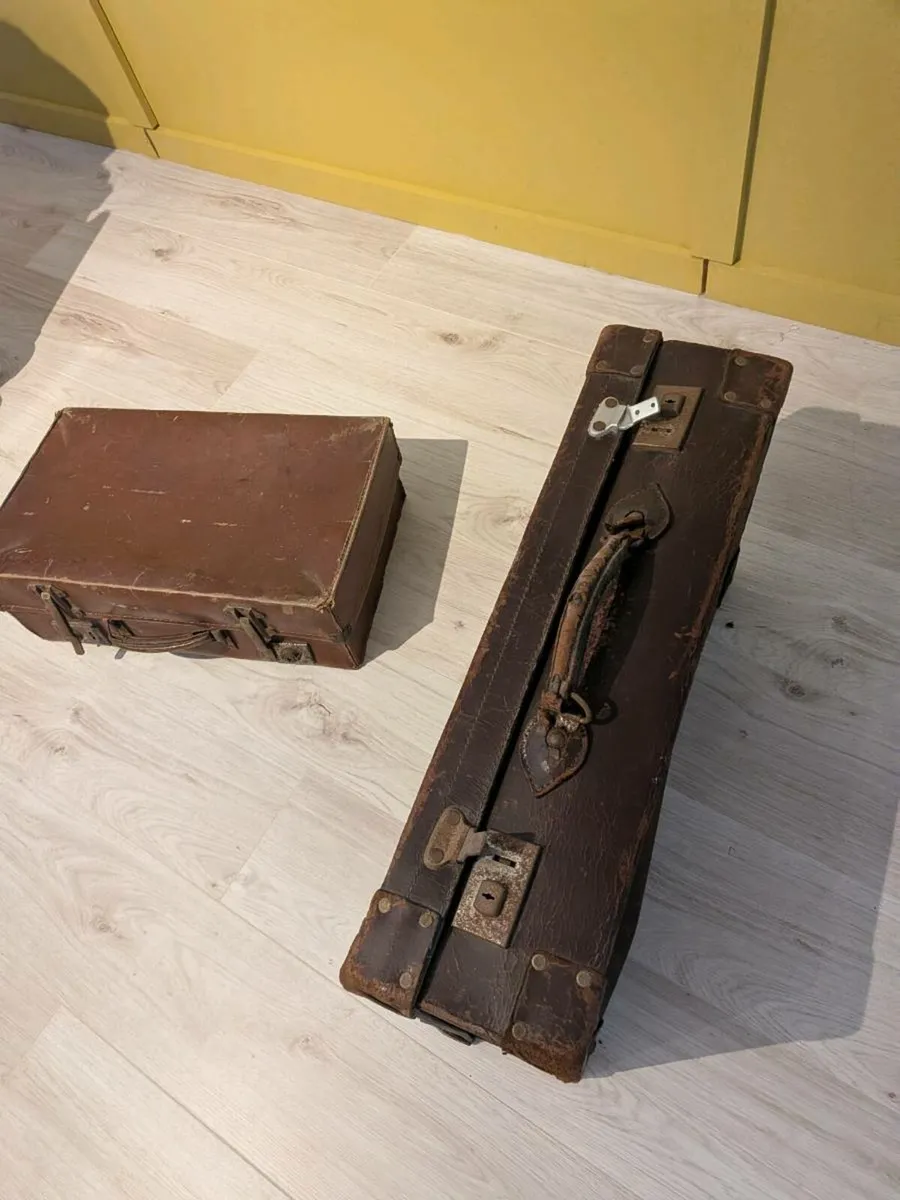 Decorative antique suitcases - Image 3