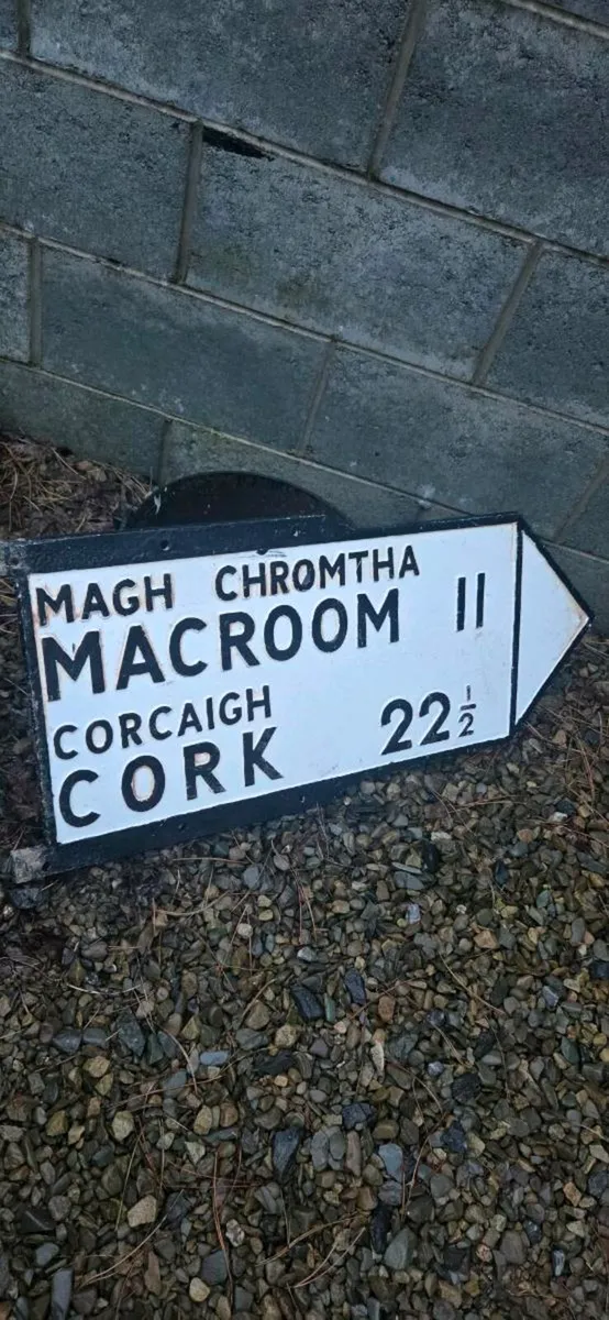 Old Original road sign FOR SALE in good condition - Image 2