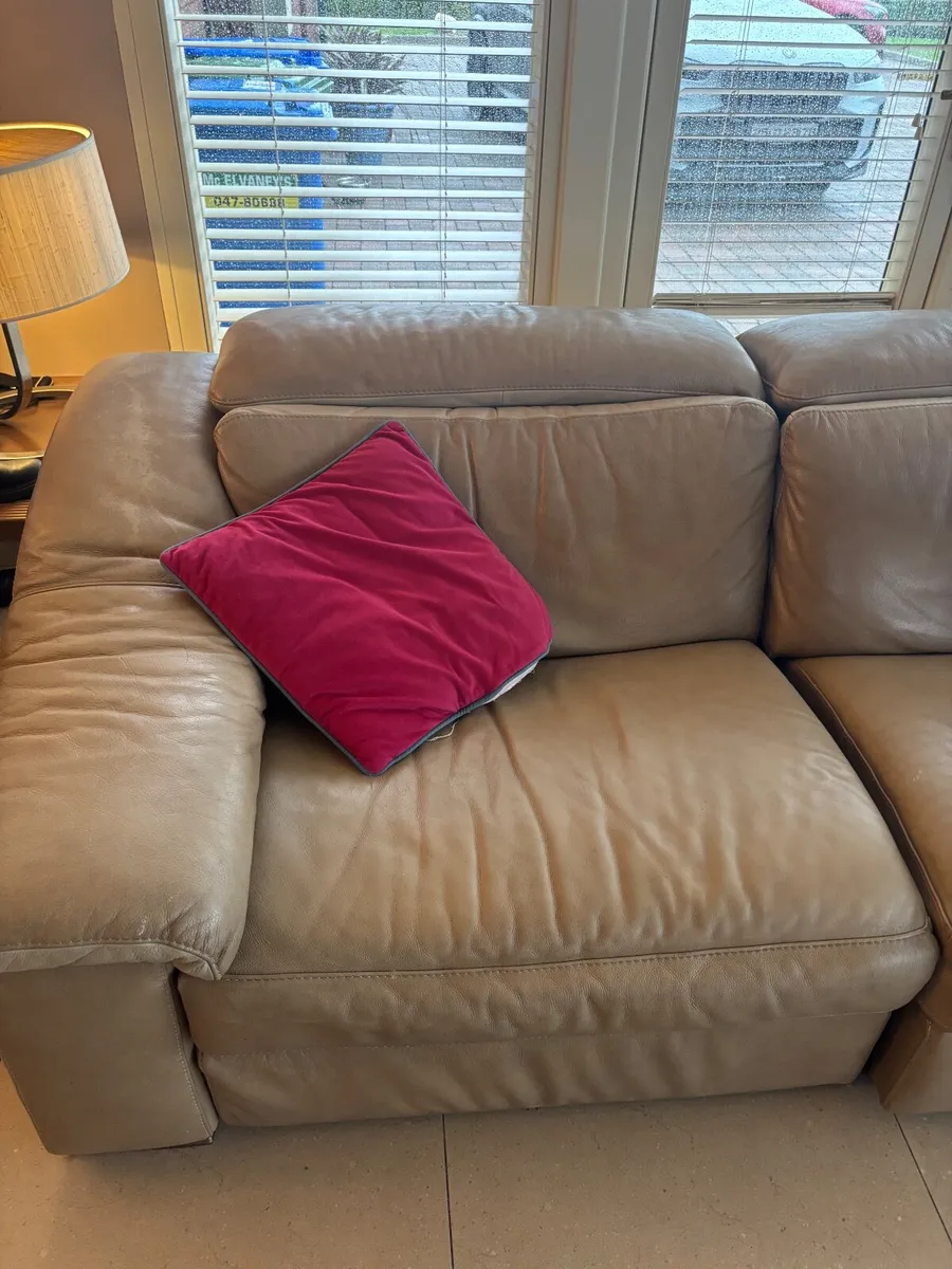 Couch /sofa - Image 3