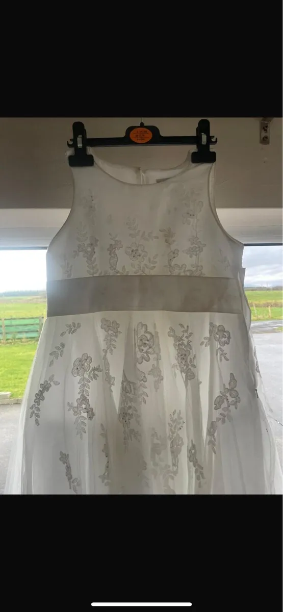Communion dress age 9 - Image 2