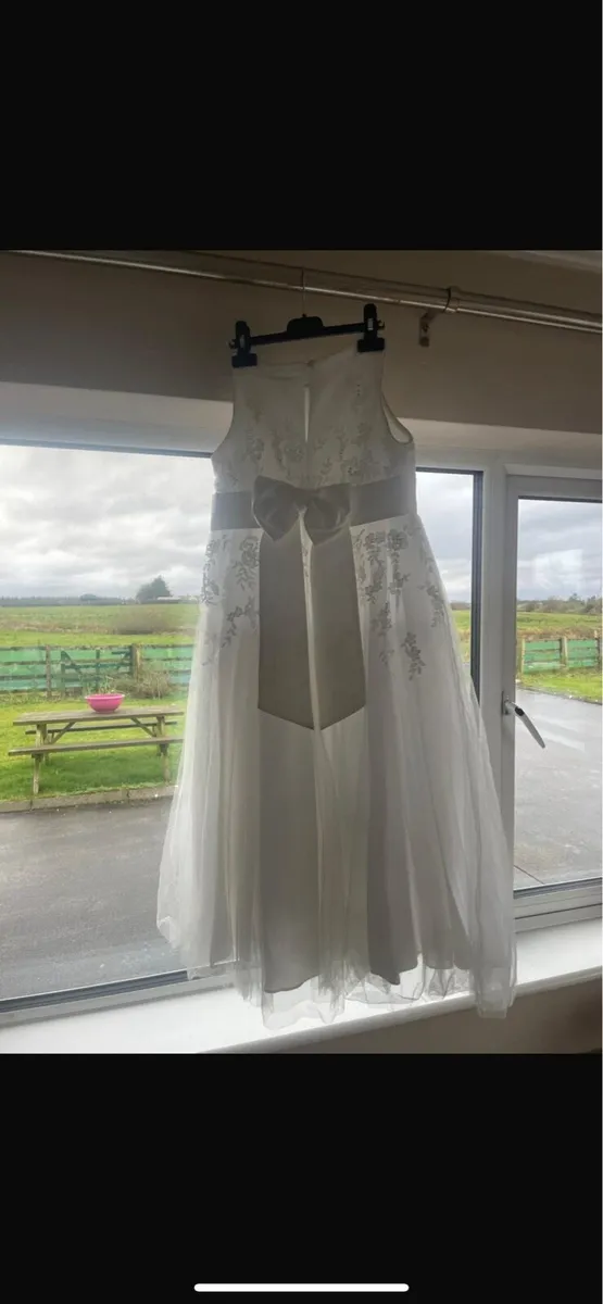 Communion dress age 9 - Image 3