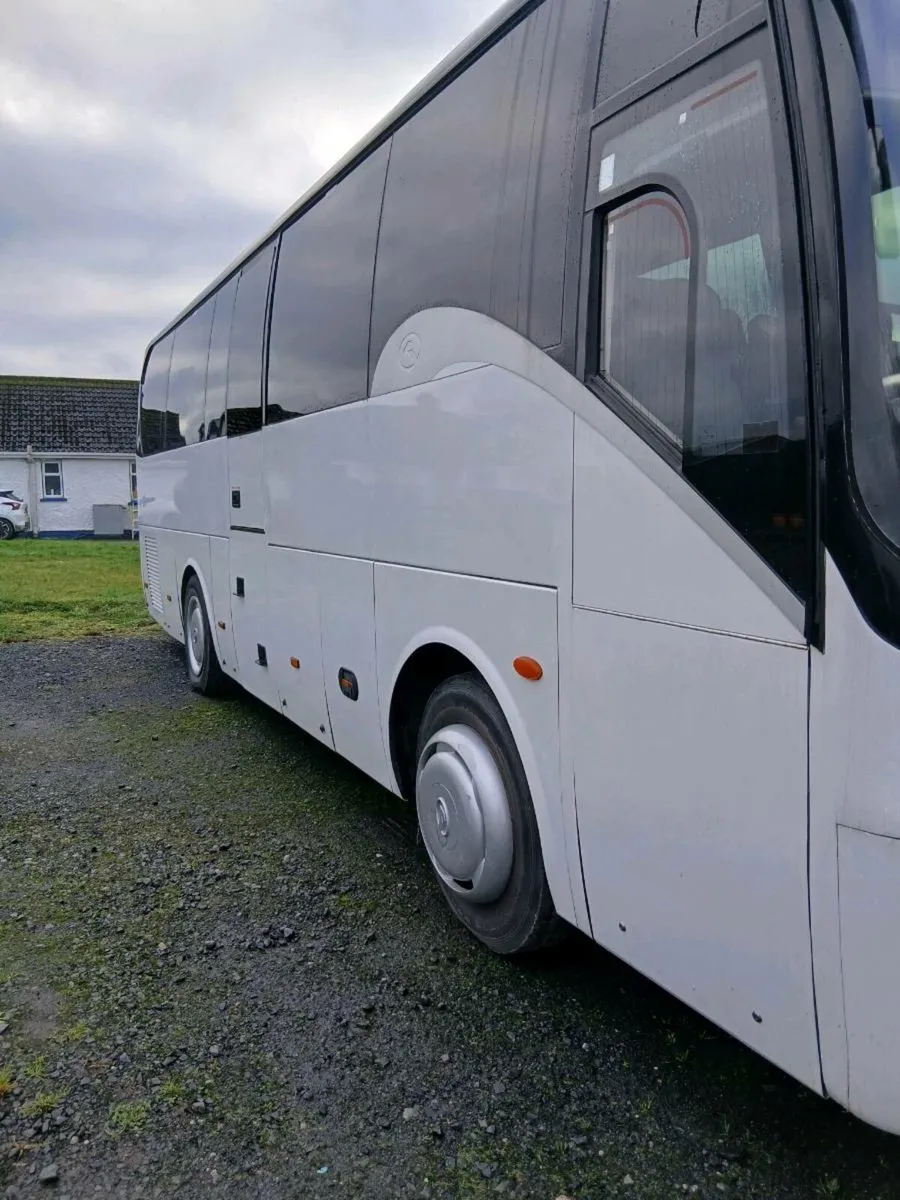 131 kinglong 35 seater bus - Image 3
