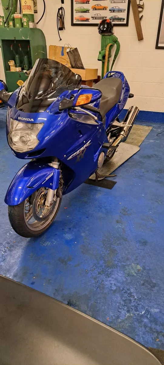 Honda Blackbird 2002 - Image 1