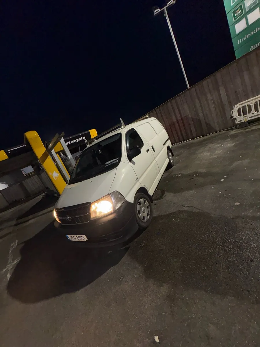 Toyota hiace - Image 2