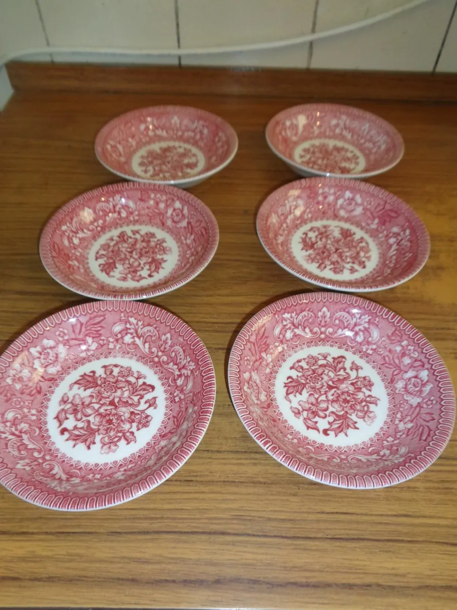 Vintage Ceramic Desert/Cereal Bowls x 6 for Sale - Image 1