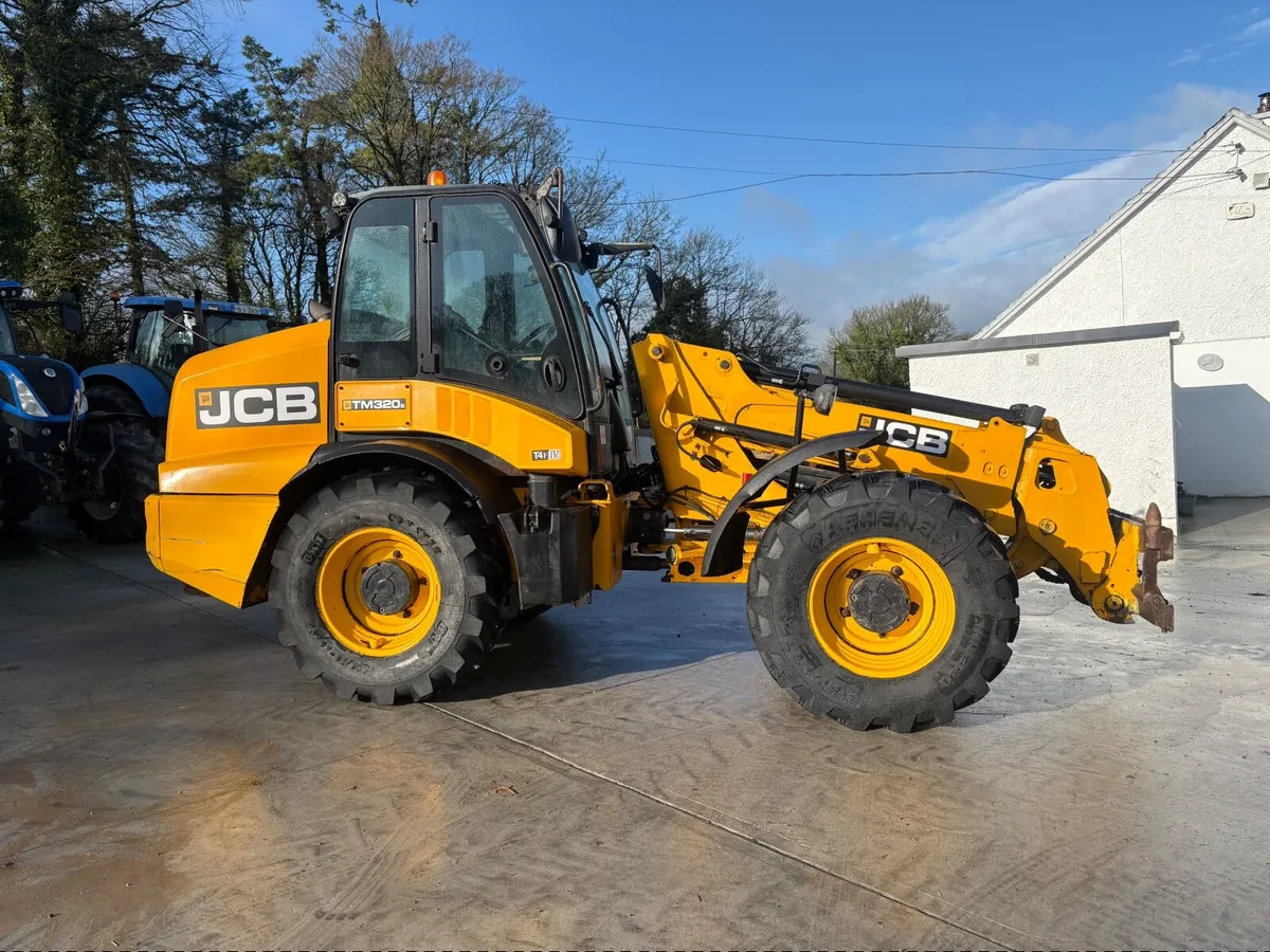 2018 JCB 320s Loader - Image 1
