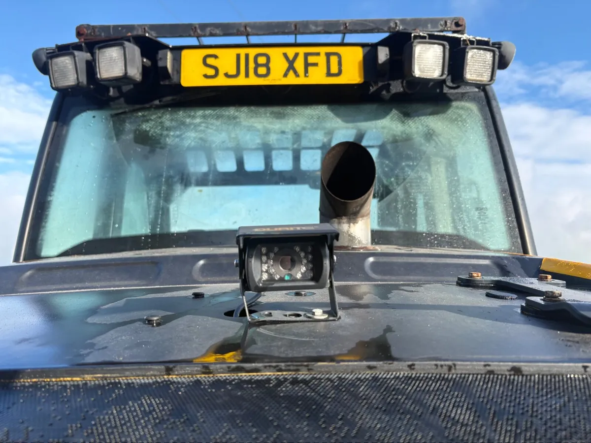 2018 JCB 320s Loader - Image 2