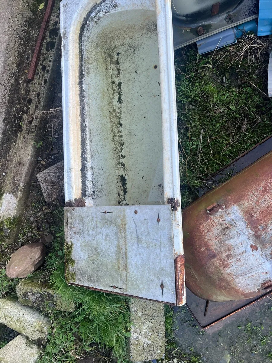 Drinking troughs - Image 2