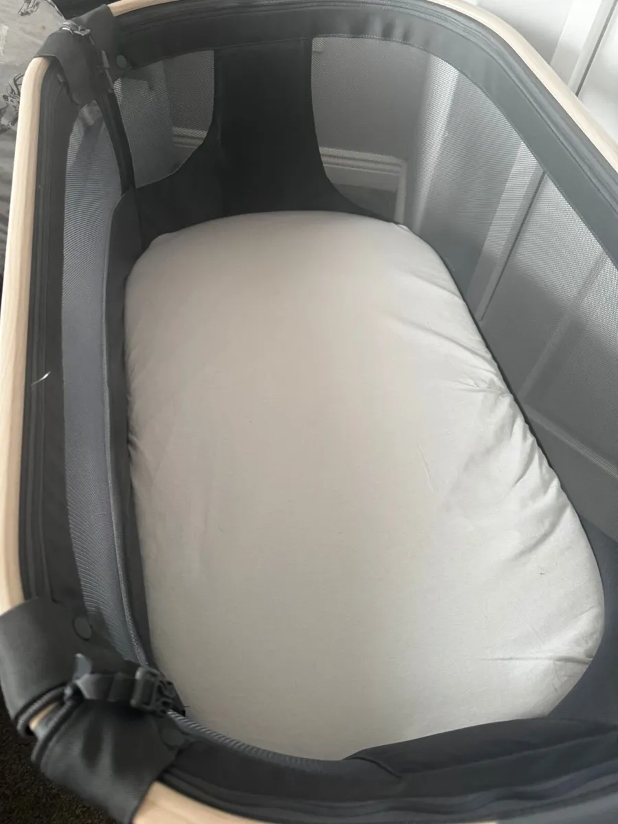 Bedside Crib Maxi Cosi - Image 3