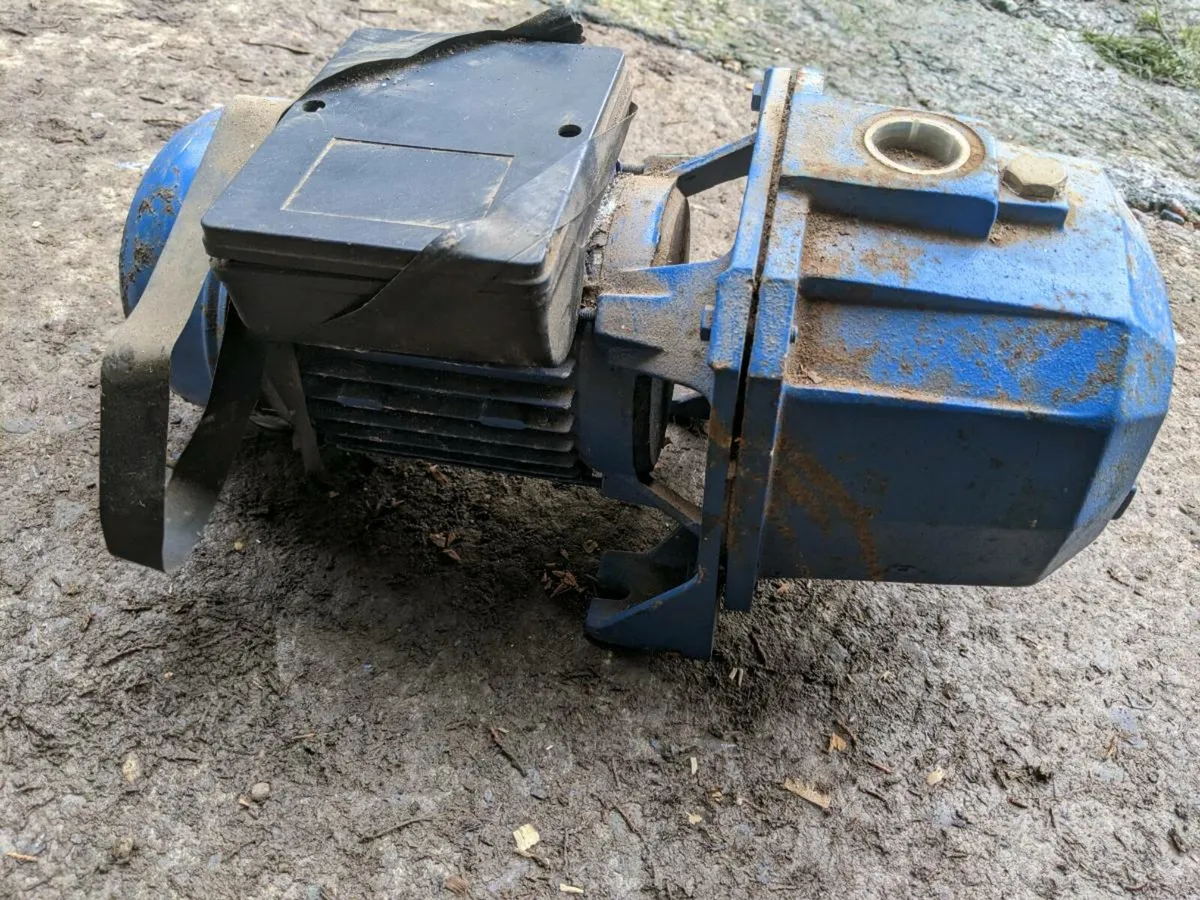 Water pump - Image 1